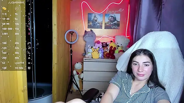 Snapshot of Fiery_Brunette_ chatting on 13, 10, 2025 Fiery Brunette online show from 13, 10, 2025