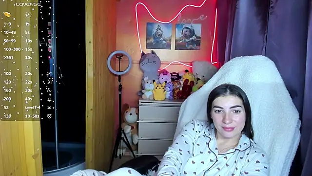 Snapshot of Fiery_Brunette_ chatting on 7, 11, 2025 Fiery Brunette online show from 7, 11, 2025