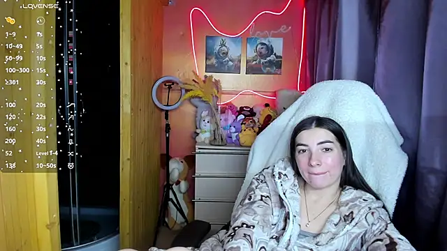 Fiery Brunette  online show from 26, 11, 2025