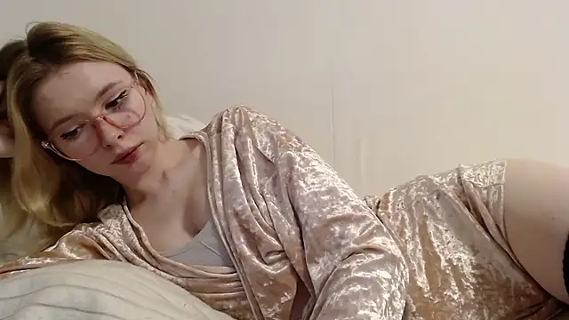 Snapshot of Sataobby chatting on 13, 11, 2025 Sataobby online show from 13, 11, 2025