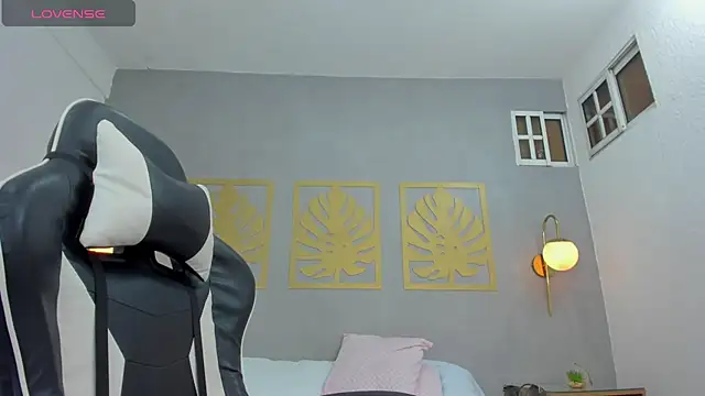 ayla13  online show from 25, 2, 2025