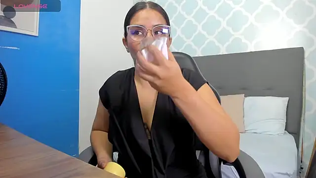 ayla13  online show from 12, 2, 2026