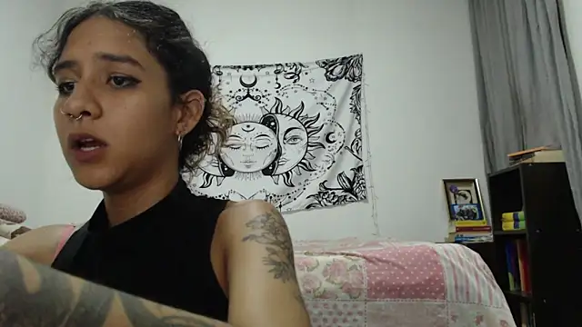 AlinaWoolf  online show from 13, 1, 2025