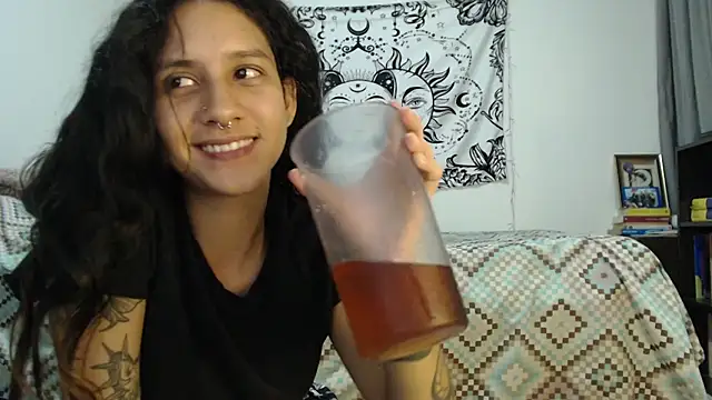 AlinaWoolf  online show from 4, 2, 2025