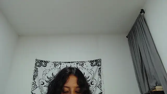 AlinaWoolf  online show from 8, 3, 2025