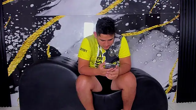 Snapshot of sweethot___ chatting on 4, 10, 2025 sweethot online show from 4, 10, 2025