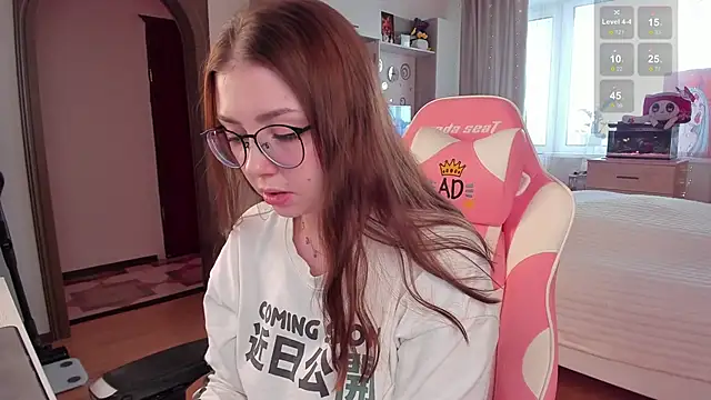 Snapshot of elisejays chatting on 6, 2, 2025 elisejays online show from 6, 2, 2025