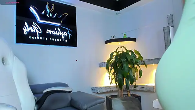 AnaRuiz online show from 23, 2, 2025