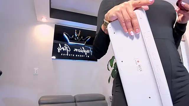 AnaRuiz online show from 14, 11, 2025