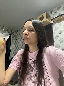 Snapshot of samilux5 chatting on 4, 4, 2026 samilux5 online show from 4, 4, 2026