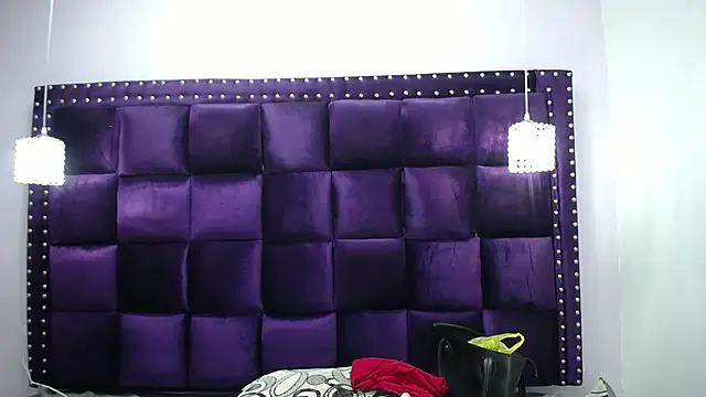 CrushOnMe  online show from 25, 1, 2025