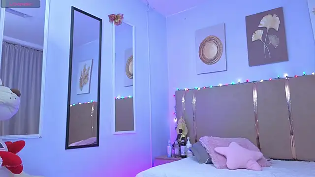 sarah cruzz  online show from 31, 1, 2026