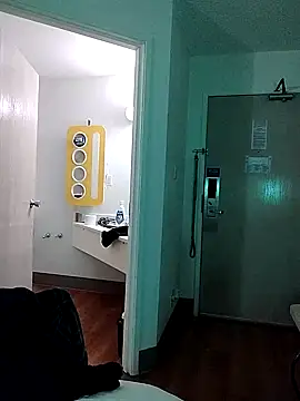 Snapshot of renegade_vyxxen chatting on 6, 3, 2025 renegade vyxxen online show from 6, 3, 2025