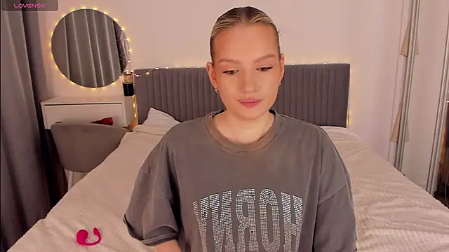 CassieRayss online show from 2, 3, 2026