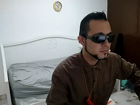 Snapshot of Yeye25199 chatting on 15, 2, 2025 Yeye25199 online show from 15, 2, 2025