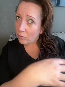 xsexycurvymilf online show from 5, 2, 2025