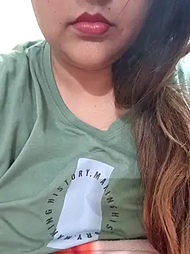 Snapshot of _Redwine_ chatting on 15, 2, 2025 Redwine online show from 15, 2, 2025