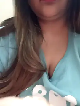 Snapshot of _Redwine_ chatting on 4, 3, 2025 Redwine online show from 4, 3, 2025