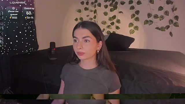 Snapshot of Coralinee_01 chatting on 21, 12, 2024 Coralinee 01 online show from 21, 12, 2024