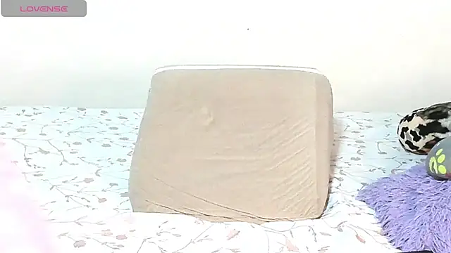 naughtty mommy online show from 9, 3, 2025