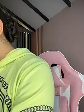 Victoria-And1 online show from 22, 4, 2026