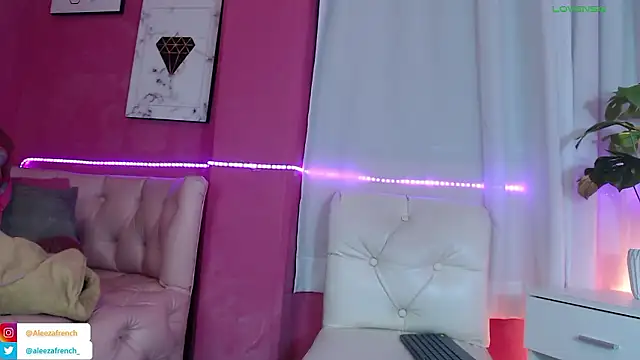 Snapshot of AleezaFrench chatting on 5, 12, 2024 AleezaFrench online show from 5, 12, 2024