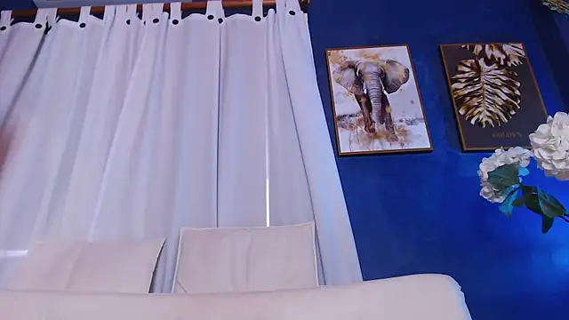 Snapshot of AleezaFrench chatting on 20, 12, 2024 AleezaFrench online show from 20, 12, 2024