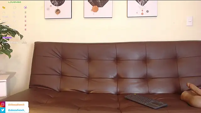 Snapshot of AleezaFrench chatting on 8, 3, 2025 AleezaFrench online show from 8, 3, 2025