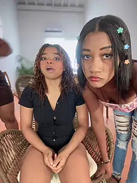 Snapshot of AleezaFrench chatting on 21, 3, 2025 AleezaFrench online show from 21, 3, 2025