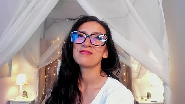 kira moon   online show from 16, 3, 2025