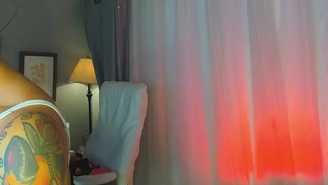 kira moon   online show from 10, 2, 2026