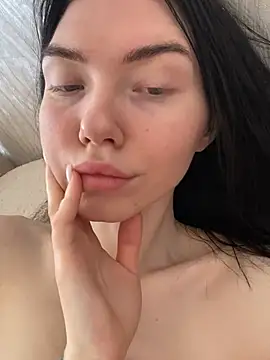 Lisaaa Alisa online show from 2, 3, 2025