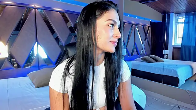 carina rossi online show from 5, 1, 2025