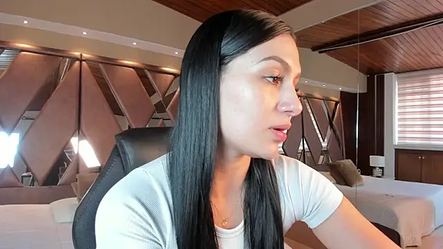 carina rossi online show from 2, 10, 2025