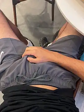 Snapshot of h0rnyguy001 chatting on 17, 2, 2026 h0rnyguy001 online show from 17, 2, 2026