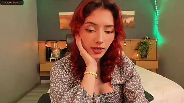 LiliJones  online show from 6, 2, 2025