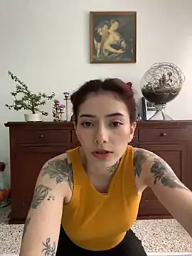 LiliJones  online show from 8, 2, 2025