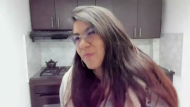 Luna Dumont online show from 16, 9, 2025