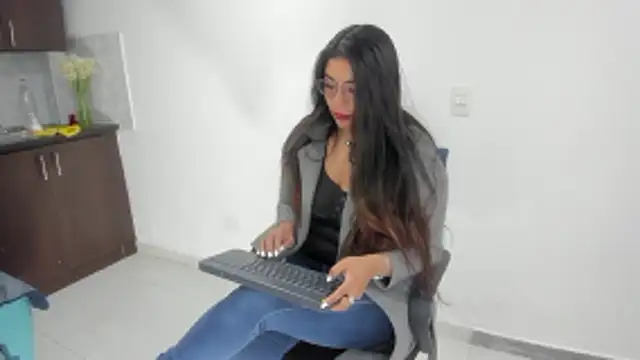 Luna Dumont online show from 9, 1, 2026