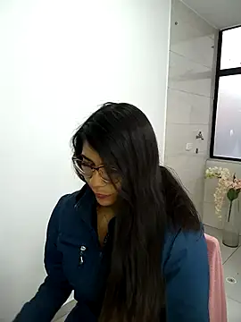 Snapshot of Luna_Dumont chatting on 1, 5, 2026 Luna Dumont online show from 1, 5, 2026