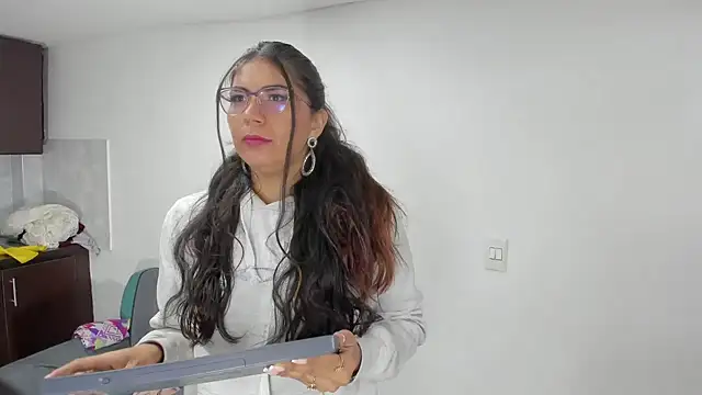 Snapshot of Luna_Dumont chatting on 2, 5, 2026 Luna Dumont online show from 2, 5, 2026
