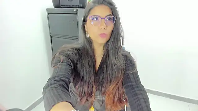 Snapshot of Luna_Dumont chatting on 11, 5, 2026 Luna Dumont online show from 11, 5, 2026