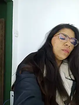 Snapshot of Luna_Dumont chatting on 28, 5, 2026 Luna Dumont online show from 28, 5, 2026