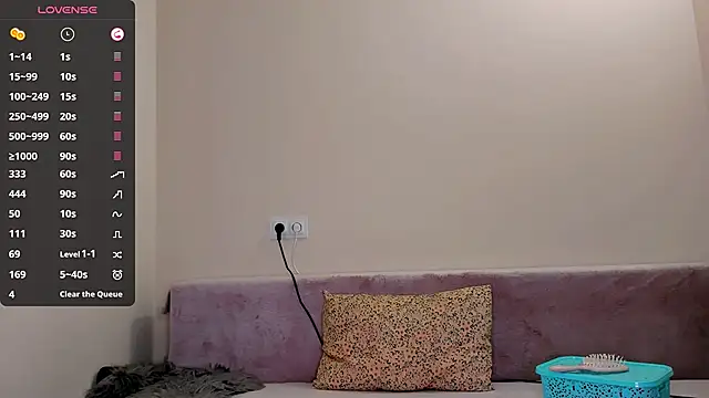 Kimmberr online show from 3, 6, 2026