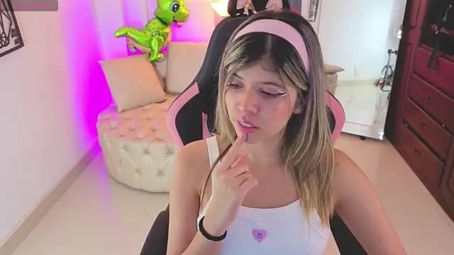 NATAASHA    online show from 19, 3, 2026