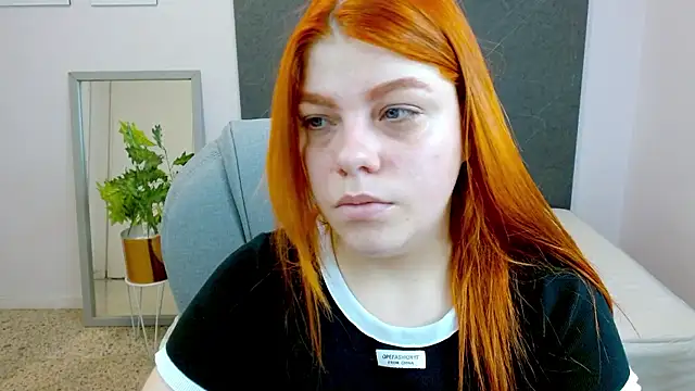 Snapshot of lucie_nicolls chatting on 2, 12, 2024 lucie nicolls online show from 2, 12, 2024