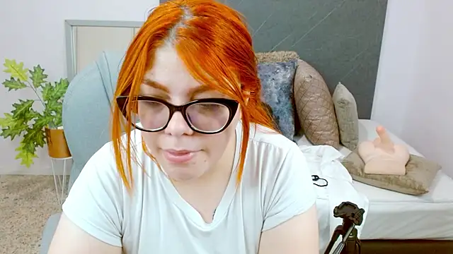 Snapshot of lucie_nicolls chatting on 9, 12, 2024 lucie nicolls online show from 9, 12, 2024