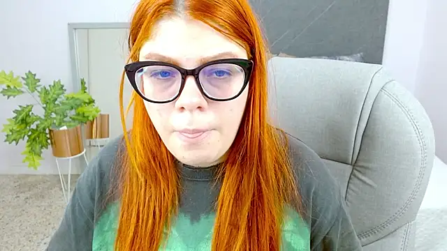 Snapshot of lucie_nicolls chatting on 12, 12, 2024 lucie nicolls online show from 12, 12, 2024