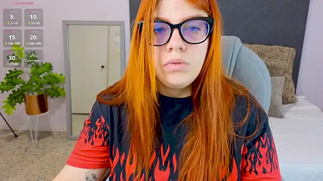 Snapshot of lucie_nicolls chatting on 18, 12, 2024 lucie nicolls online show from 18, 12, 2024