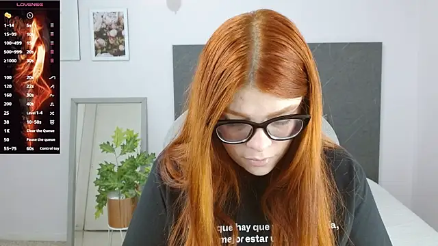 Snapshot of lucie_nicolls chatting on 2, 1, 2025 lucie nicolls online show from 2, 1, 2025